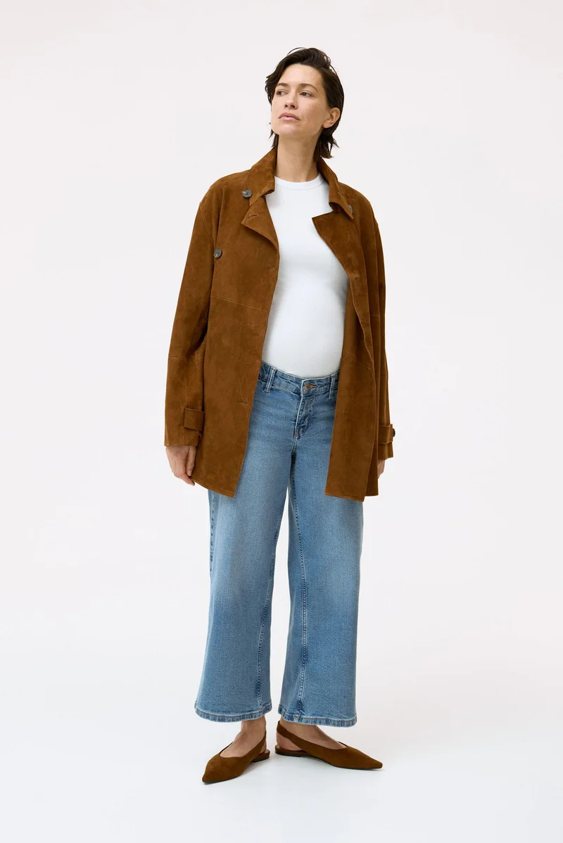 اتش اند ام جينز للحمل بقصّة ساق واسعة وخصر منخفض بطول الكاحل من تشكيلة ماما